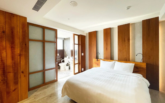 Central Land Hotel