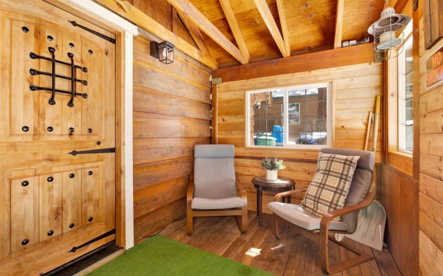 Lily's Bear Cabin #2544