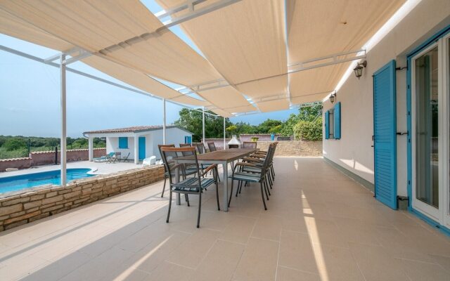 Villa Tanga near Rovinj with Pool
