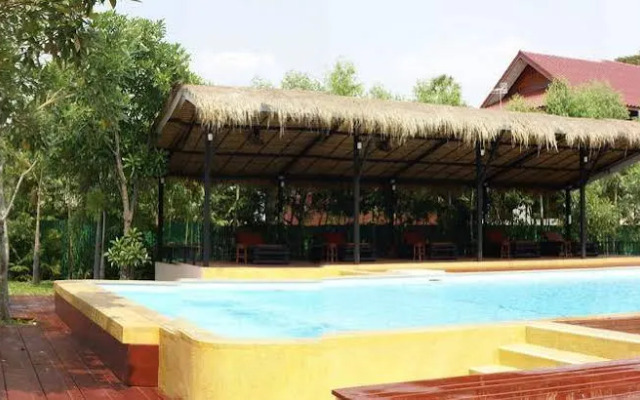 Ingnatee Resort (SHA Extra Plus)