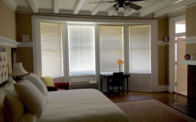 NOLA Grand Canal Hotel
