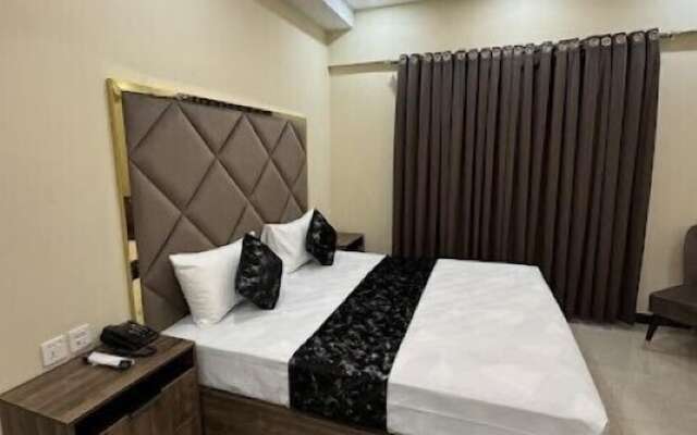 Gold Pine Hotel Lahore
