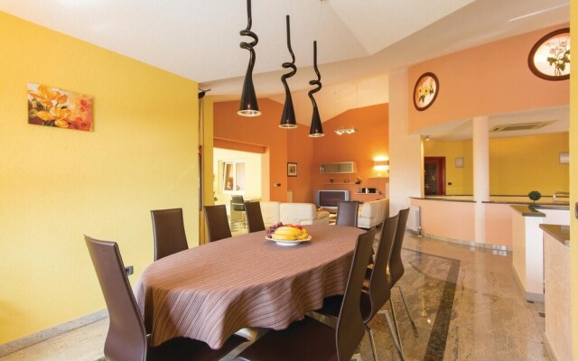 Stunning Home in Pula With Wifi and 4 Bedrooms