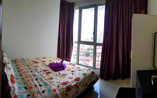 Dream Home & Castle in the Sky Hostel