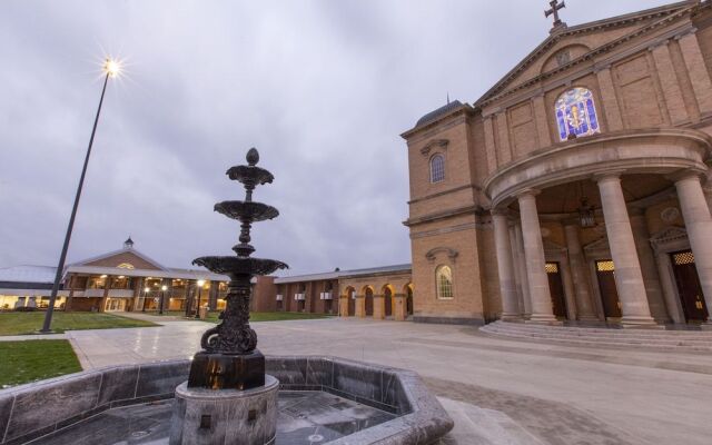 Hillsdale College Dow Hotel and Conference Center