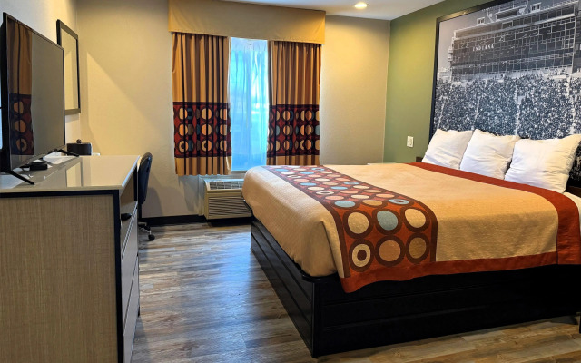 Super 8 by Wyndham Frankfort IN