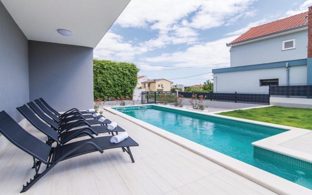 Beautiful Home in Kastel Kambelovac With 5 Bedrooms, Wifi and Outdoor Swimming Pool