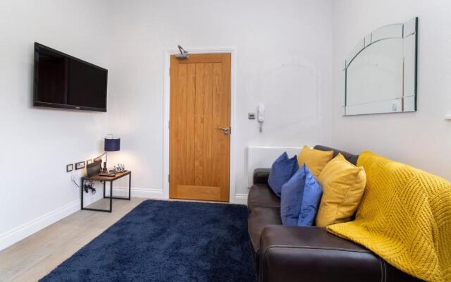Saxon House Apartments