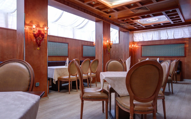Central Plaza Hotel