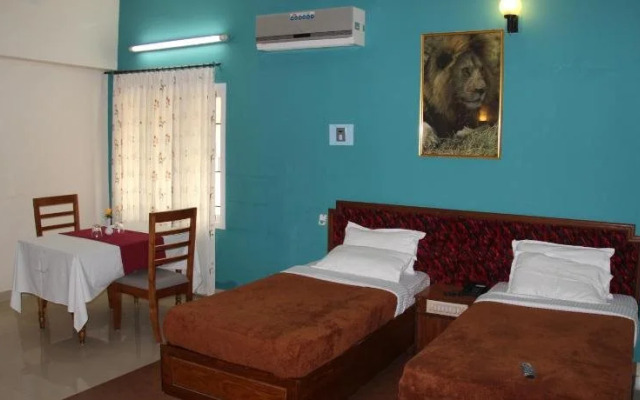 Issacs The Resort