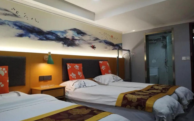 Urban Courtyard Hotel