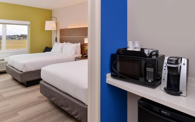 Holiday Inn Express & Suites Salem, an IHG Hotel