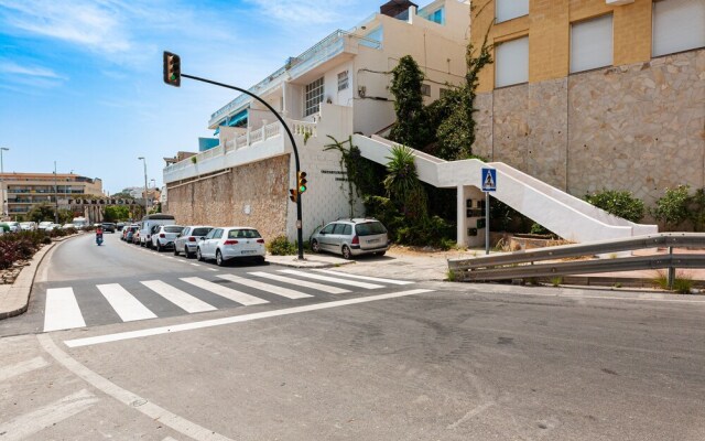 Sea View Apartment 2 Min Walk From the Beach