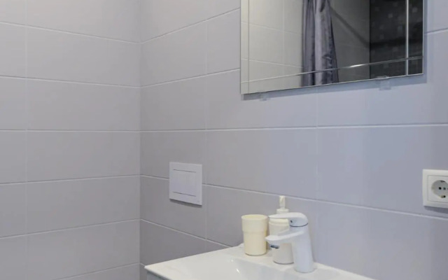 Apartment Amber White