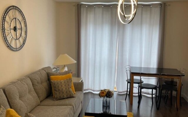 Aarons Stunning 2-bed in Aberdeen City Centre