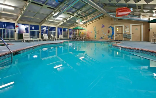 Baymont Inn & Suites Litchfield