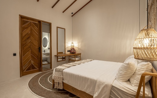 Udara by EVDEkimi - Spacious 4BR Pool villa with Lush garden at Artistic Center of Ubud – Guest Rooms – Ubud
