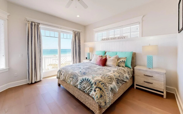 Paradise Beach by AMI Locals