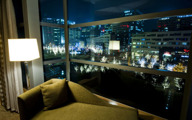 Financial International Street