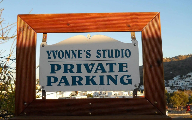Yvonni Studios