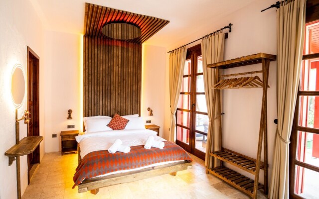 Banana Alaçatı Food & Stay - Adults Only