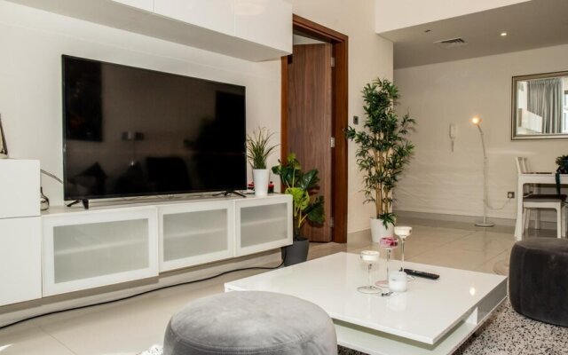 Spacious One-bedroom Apartment at Al-jaddaf