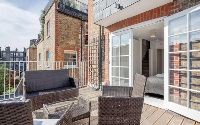 The Harrods Residence with AC