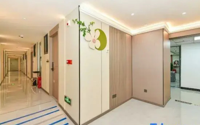 Shuyu.Yunqi InteIIigentAudiovisuanI HoteI(Guiyang RaiIway Station Wangxiang City Branch）