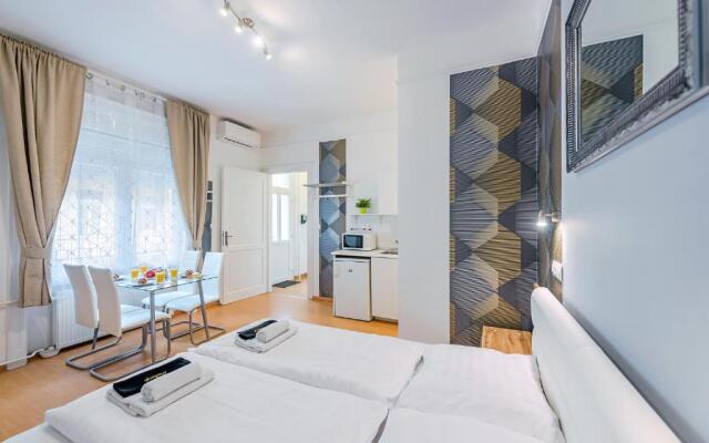 PARKING, AC, WIFI 2 room apartment in the center
