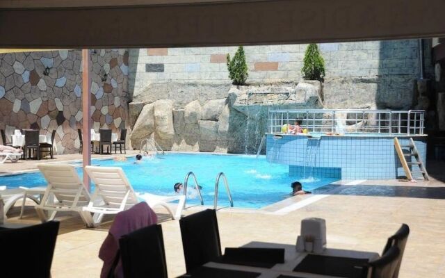 Paradise Caycuma Hotel