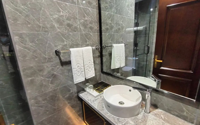 Green View Hotel