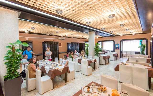 Hotel Sumratin