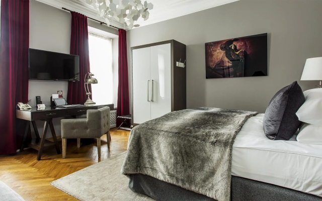 Hotel St. Petersbourg