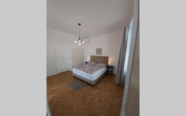Lovely new 2 bedroom near hannovamarkt