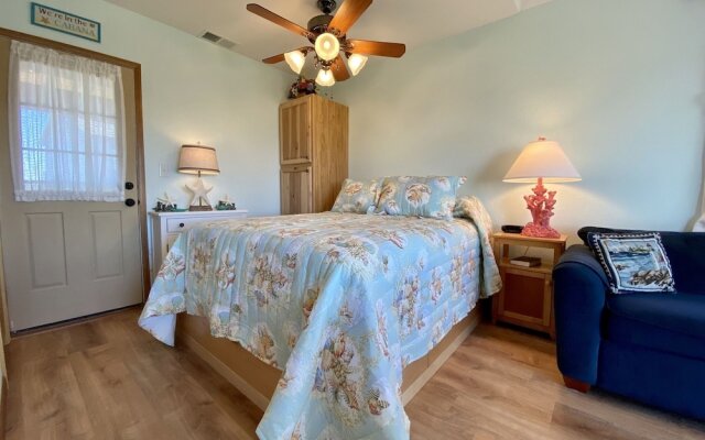 NC 12 56821-31 Condo by RedAwning
