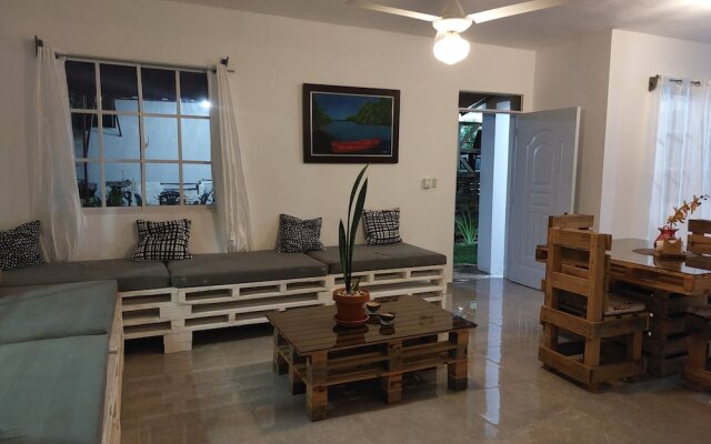 Executive Suite - Apartment 7 in Villa Coconut