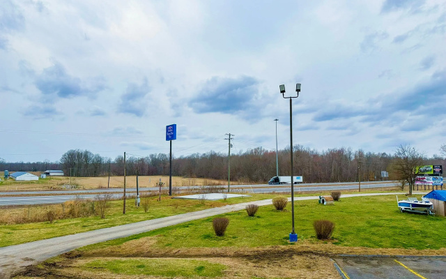 Happy Stay Inn Madisonville I-69 By OYO