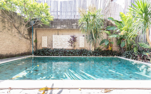 ZEN Rooms Kuta Bakung Sari 2