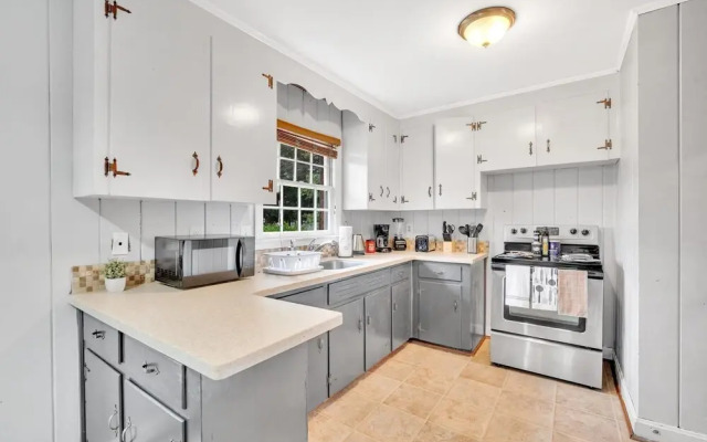 Spacious 2BR Duplex - Near Uptown Charlotte