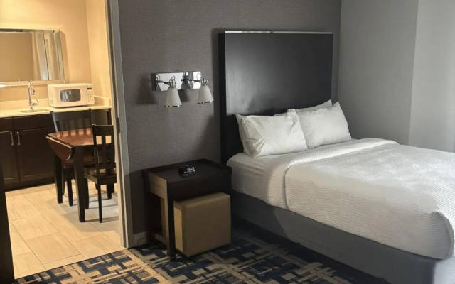 Four Points by Sheraton Charlotte - Lake Norman