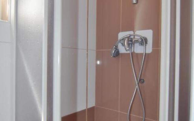 Apartments and Rooms Anika