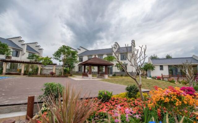 Hui Orient Inn spikelet bed