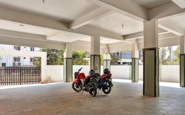 OYO 20009 SilverKey Gachibowli