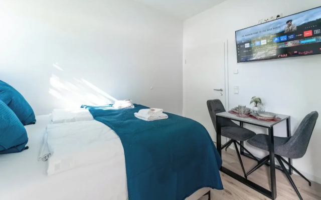 Lit Living-Luxury-Box Spring - Parking