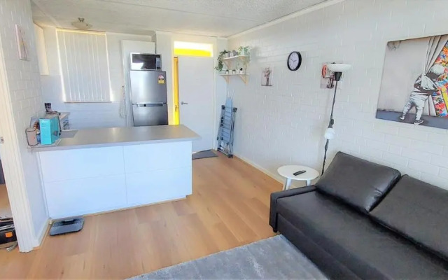 Sky High on Arundel - central Fremantle apartment