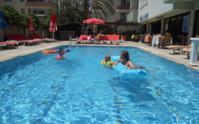 Cleopatra Icaria Apart Hotel