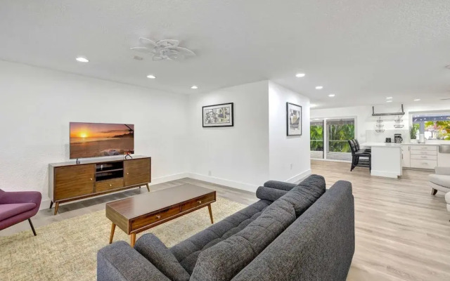 Waterfront Paradise Chic 3 BDR