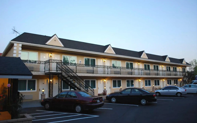 Walnut Inn & Suites West Covina