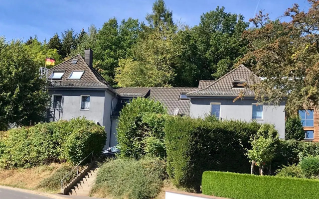 Alte Schule 1