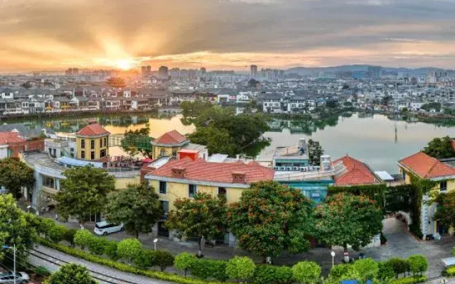 Yuehu View Smart Homestay (Jianshui Ancient City Branch)